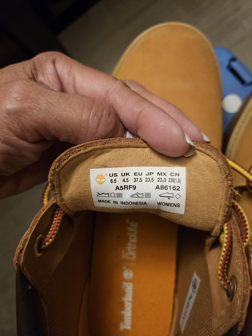 Timberland  Womens Wheat Nubuck Lace-Up Boots - Picture 2 of 5